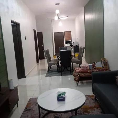Homestay Bonda, Taman Mayung, Teluk Kemang - Private Children Pool - Malay Only Kampung Teluk Kemang Exterior photo