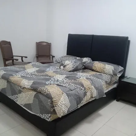 Homestay Bonda, Taman Mayung, Teluk Kemang - Private Children Pool - Malay Only Kampung Teluk Kemang Exterior photo
