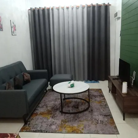 Homestay Bonda, Taman Mayung, Teluk Kemang - Private Children Pool - Malay Only Kampung Teluk Kemang Exterior photo