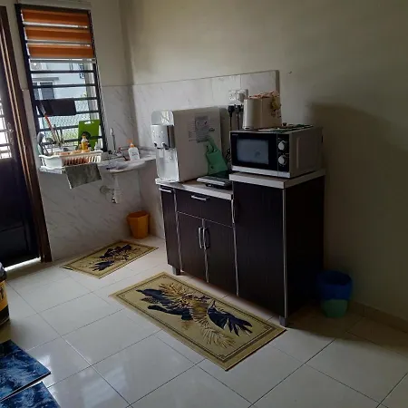 Homestay Bonda, Taman Mayung, Teluk Kemang - Private Children Pool - Malay Only Kampung Teluk Kemang Exterior photo