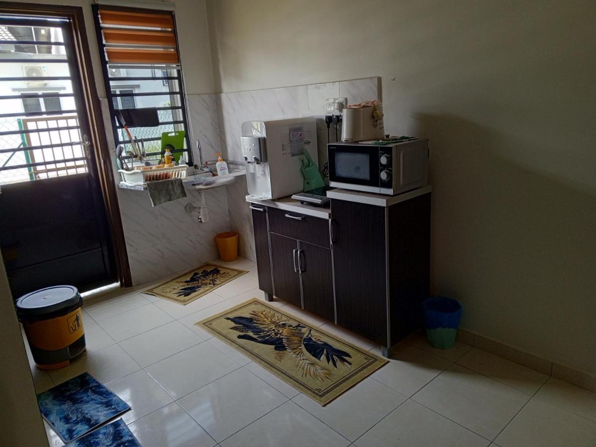 Bonda, Taman Mayung, Teluk Kemang - Private Children Pool - Malay Only *